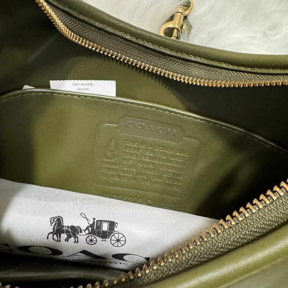 ❤️ Coach Hamptons Hobo Bag - Picture 8 of 12